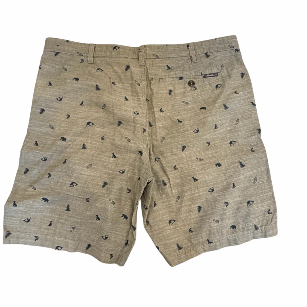 Eddie Bauer Men's Gray Patterned Flat Front Shorts - image 2